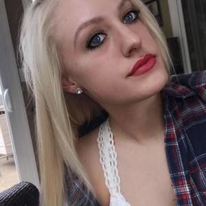 Meet your Posher, Clara